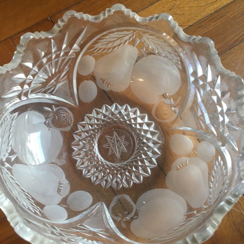 Tagié crystal fruit bowl used with fruit decoration