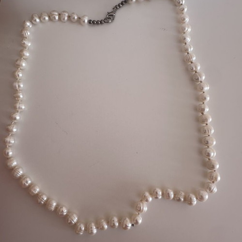 Vintage pearl necklace with natural freshwater pearls, like new
