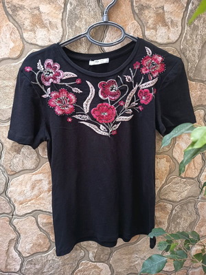 Zara blouse size L black like new