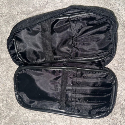 Max Factor toiletry bag like new with compartments, black