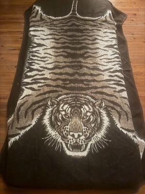 Vintage blanket, 1.07m x 1.44m