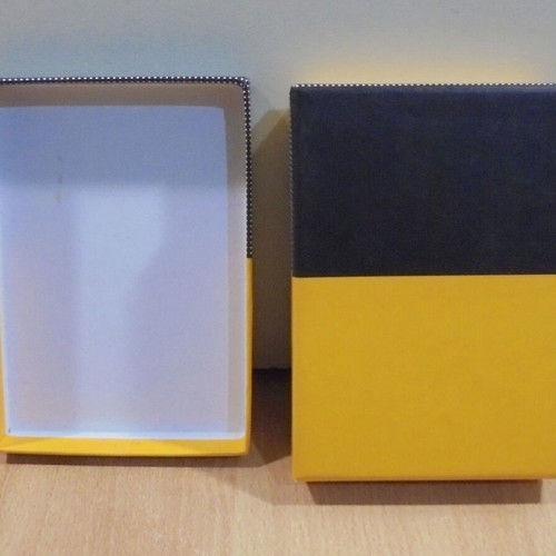 Cohiba empty lighter box like new