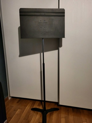 Manhasset music stand used in excellent condition
