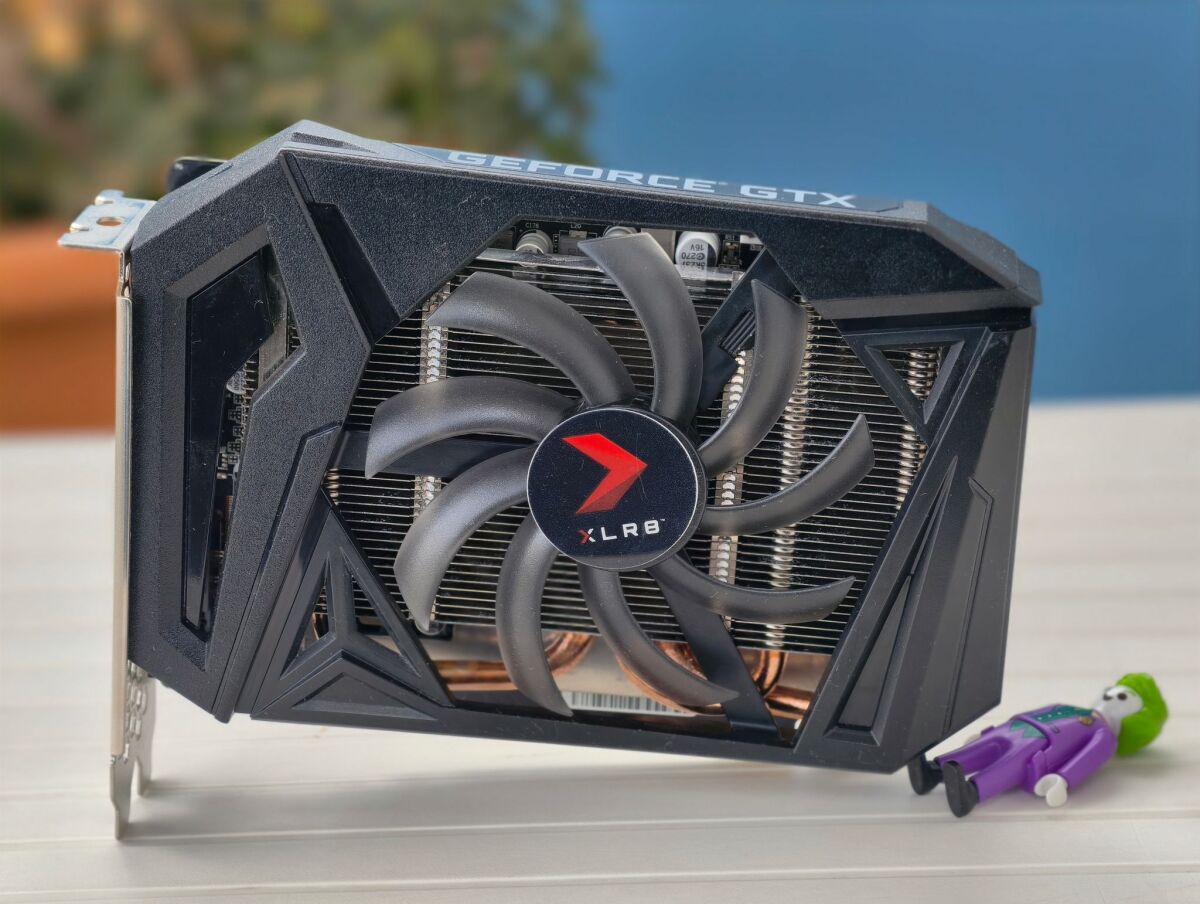 ・ 　合計4デック Pny Geforce Nvidia Gtx 1660 8gb PNY GeForce GTX 1660 XLR8 Gaming