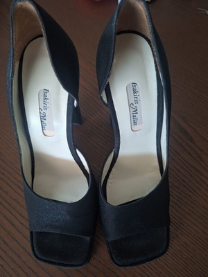 Tsakiris Mallas black pumps size 37 like new