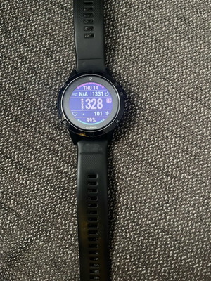 Fenix 5 sapphire μεταχειρισμένο στο κουτί του με όλα τα χαρτιά