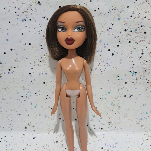 Bratz Wildlife Safari Yasmin doll used with flaws