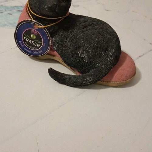 Decorative Cat in Shoe Fraser, like new, 10 cm, 1997