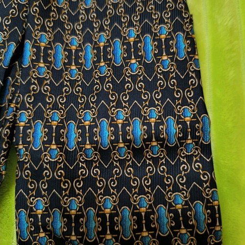 Men's Italian silk tie like new