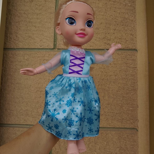 Elsa Frozen doll large, like new