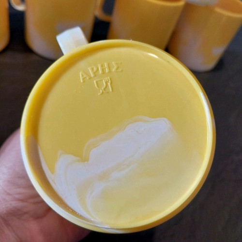 Plastic cups new, pack of 9