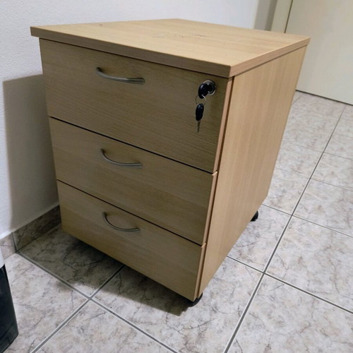 Corner desk with drawer and executive mesh chair like new