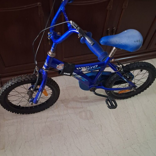 Children's bicycle refurbished, blue