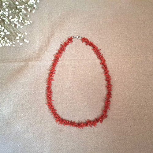 Vintage necklace with natural red coral and 925 silver clasp, like new