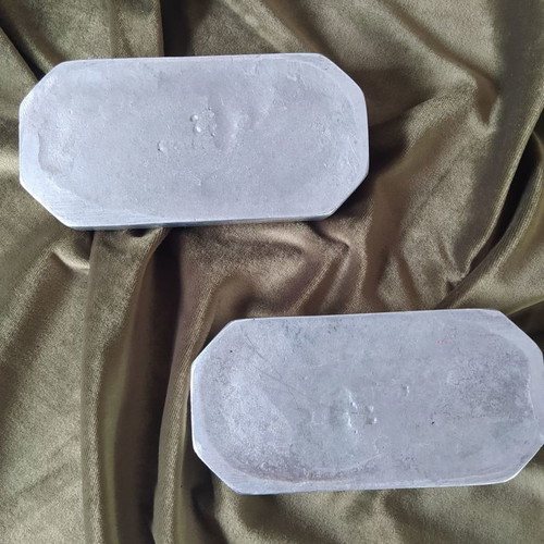 Set of 2 vintage rectangular tin ashtrays like new