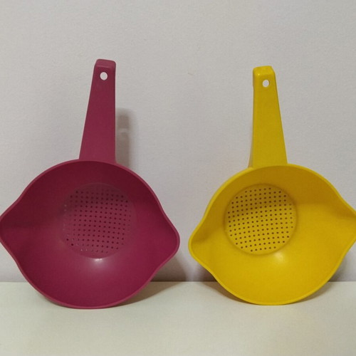 Tupperware colanders set of 2 like new, burgundy and yellow