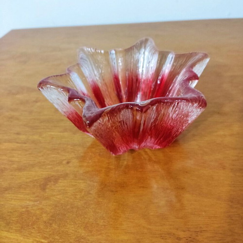 Crystal small bowl with red shades like new
