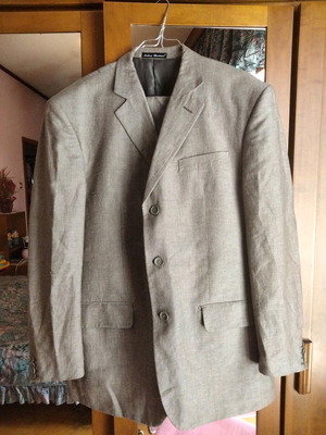 Andrea Doriani Exclusive men's linen suit like new, beige