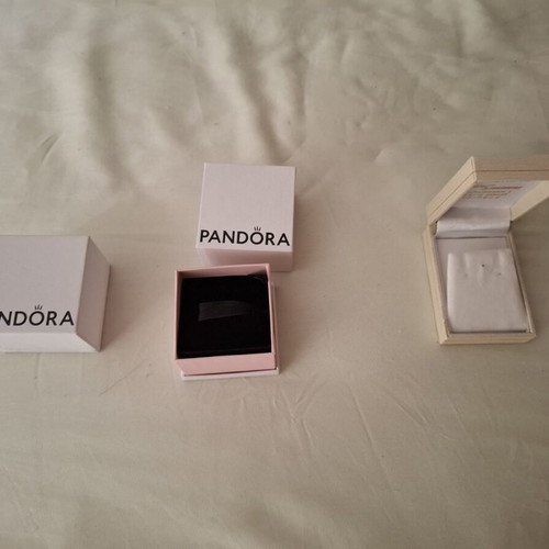 Jewelry boxes Pandora set of 2, like new