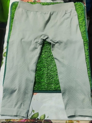 Nike Pro Dri-FIT mid-rise cropped leggings gray like new
