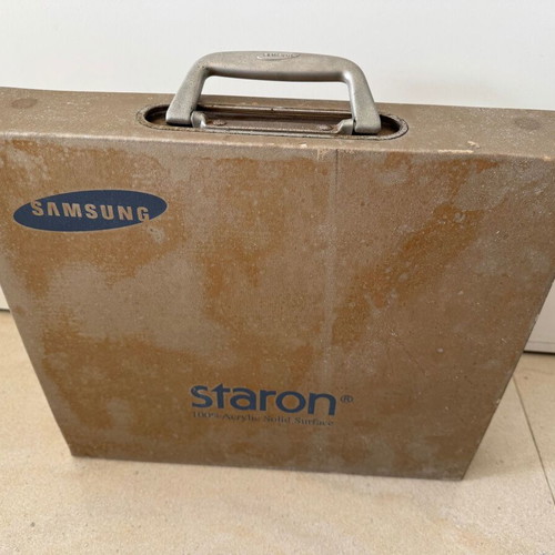 Staron Samsung suitcase with 60 samples like new