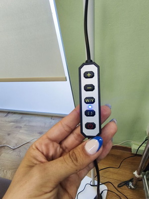 Φακός led καινούργιος με πολλούς χρωματισμούς και εντάσεις