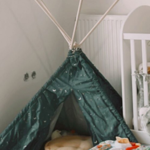 Premaman children's tent like new with space and constellation theme