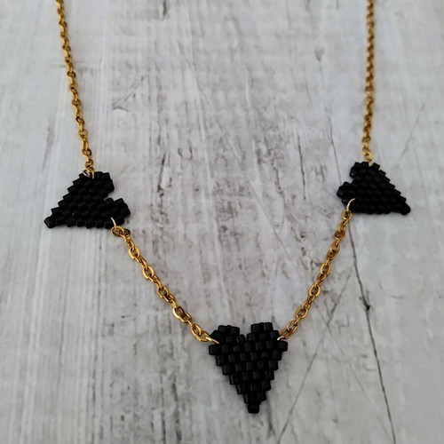 Steel necklace with three black Miyuki hearts made to order
