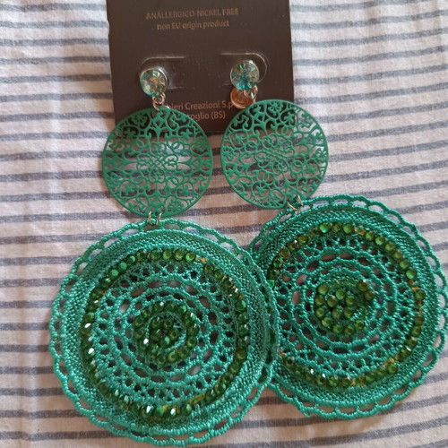 Dangling earrings like new, green