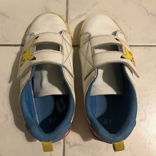 Pokémon sneakers used size 32 H&M white