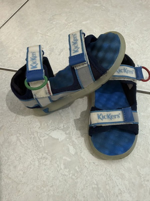 Σανδάλια Kickers μέγεθος 25 σαν καινούργια, μπλε για αγοράκι