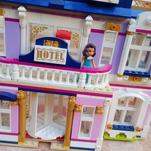 Lego Friends Heartlake Grand Hotel used