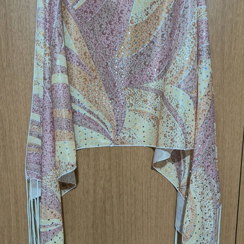 Scarf new in pale beige and pink shades with shiny stones