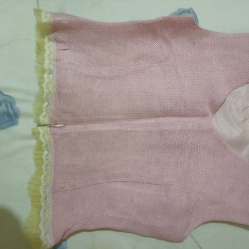 Pink women's sleeveless top with romantic details, like new