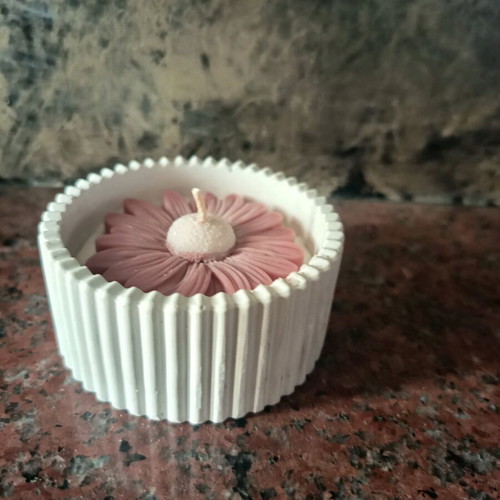 Scented candle handmade soy with ocean wave aroma in porcelain holder