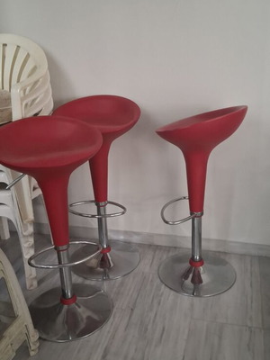 Red stools like new, set of 3
