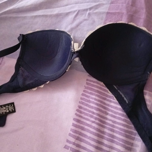 Dunnes bra like new, size 32A 70A, white and blue