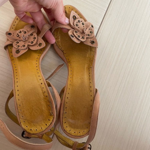 Zara vintage leather sandals size 39 beige like new
