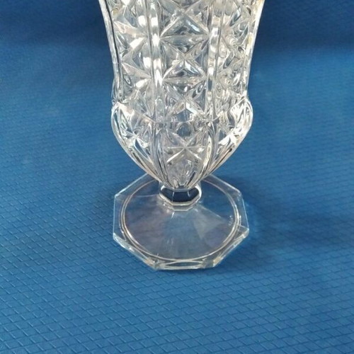 Vintage glass vase like new