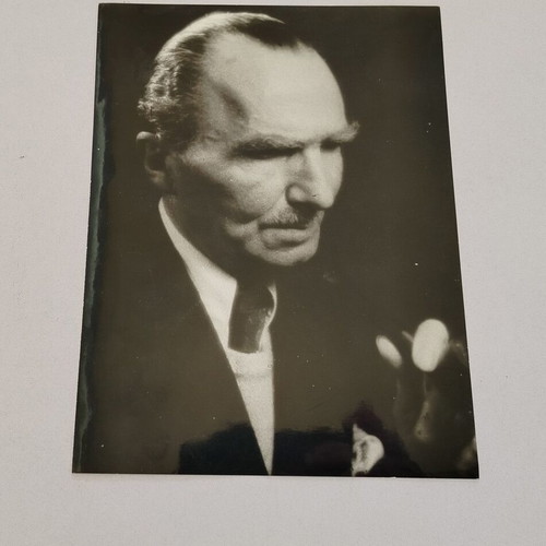 Large Kazantzakis photograph used, dated 1957