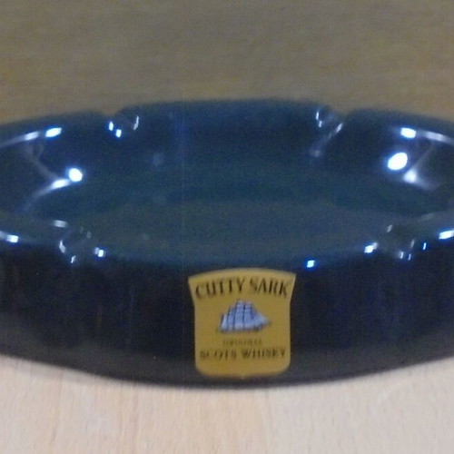 Cutty Sark scotch whisky old promotional ceramic ashtray used