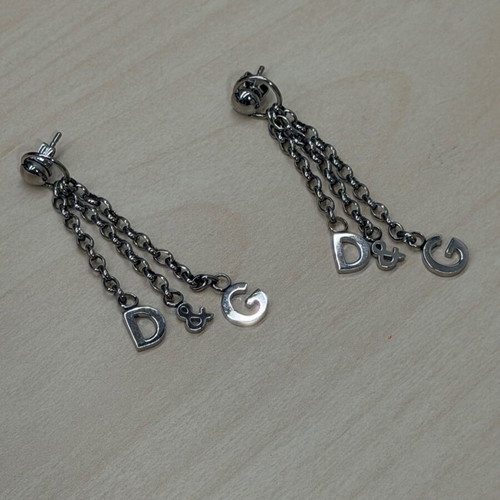 D&G earrings like new, silver