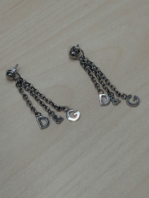 D&G earrings like new, silver