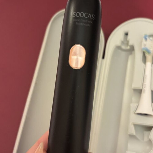 Electric toothbrush used with new replacement head