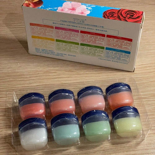 Lip balm set new with 8 different fruit flavors