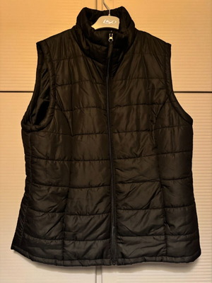 Αμάνικο μπουφάν C&A μαύρο άψογη κατάσταση, με τσέπες