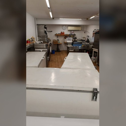 Commercial catering store in Ilioupoli with full equipment