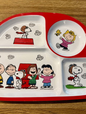 Peanuts παιδικό χωριστό πιάτο μελαμίνης σε κόκκινο