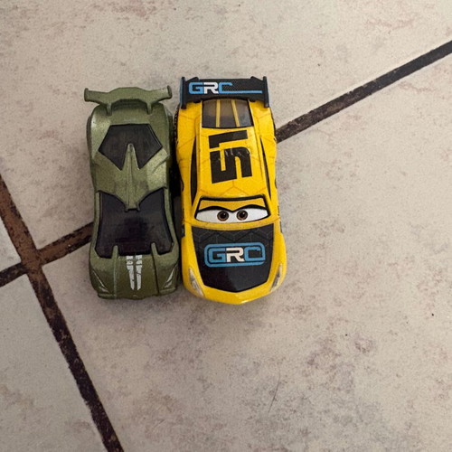 Metal toy cars pack of 2, GRC Cruz Ramirez and green