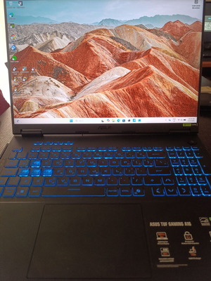 Asus gaming laptop σαν καινούργιο με RTX 5060 και περιφερειακά